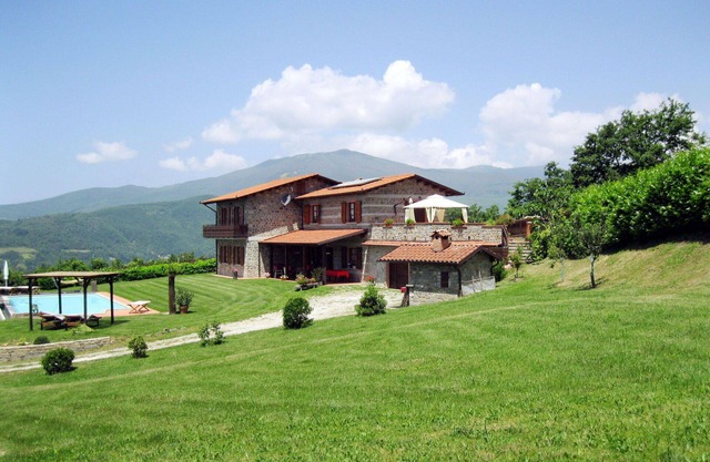 Wonderful villa for 8 people with private pool, WIFI, TV and patio
