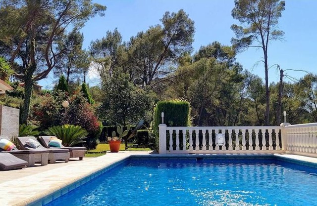 Wonderful Villa, Heated Pool, Near Beautiful Town