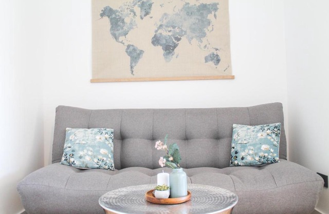 Wonderful World Apartment - stadtnah, Balkon, Parkplatz, E-Ladestation, Fitnessstudio