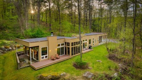 Woodland Zen by AvantStay Modern Design Patio