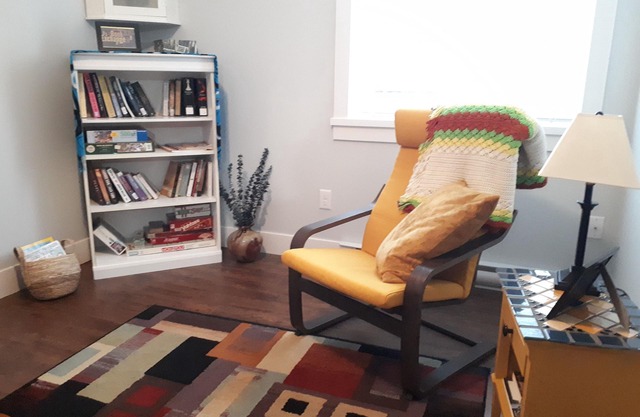 Words & Woods: a cozy, peaceful stay in beautiful Ladysmith B.C.