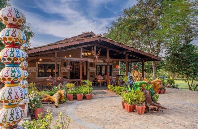 WOWSTAYZ2 PACHMARHI ECOTEL RESORT