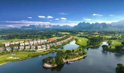 Wyndham Sky Lake Resort and Villas