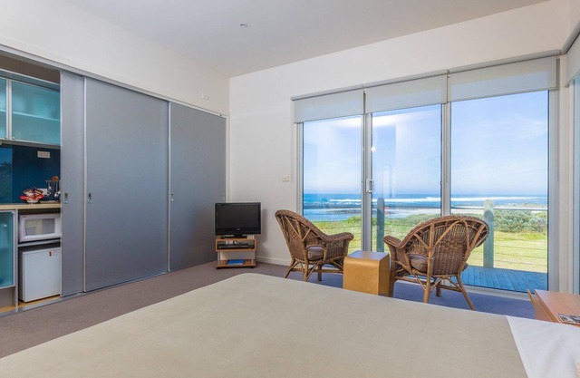 Wytonia 2 - Ocean Views From Your Bed