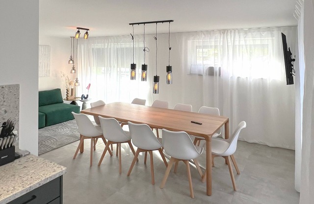 Xzllenz: House 100qm | 2 bath | parking | central