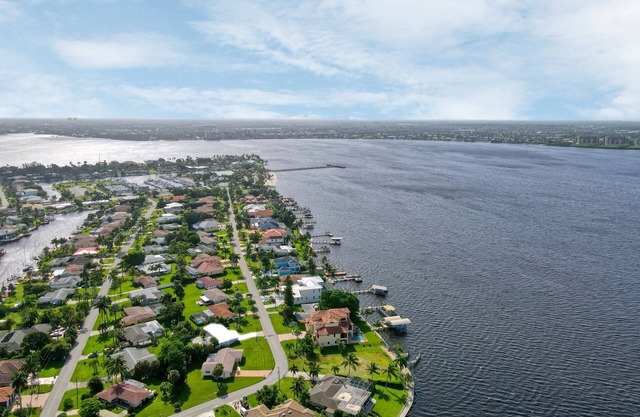 Yacht Club Gem – Restored Pool Home with Direct Gulf Access