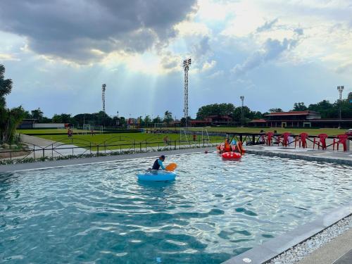 Yaowarate Sport Club and Resort ไร่เยาวเรศ