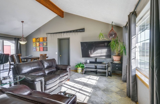 Yard Space w/Fire Pit: Kenai Getaway!