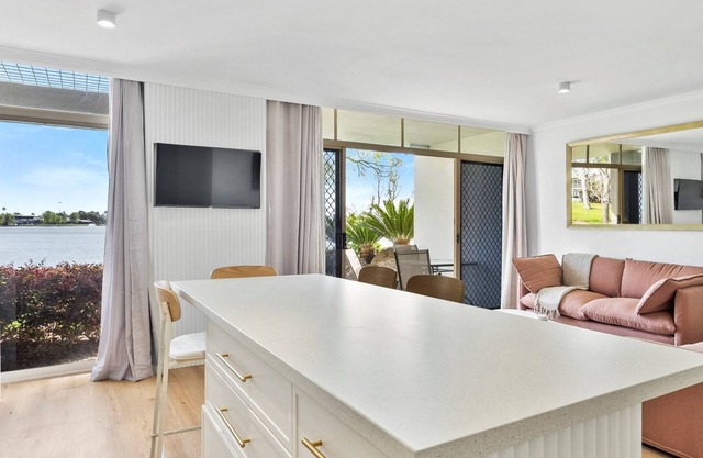 Yarrawonga Lakeside Apartment 25
