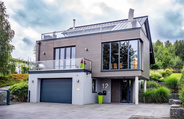 Year of construction 2016, 5 * according to DTV, roof terrace with panoramic lake view! 100m to the lake