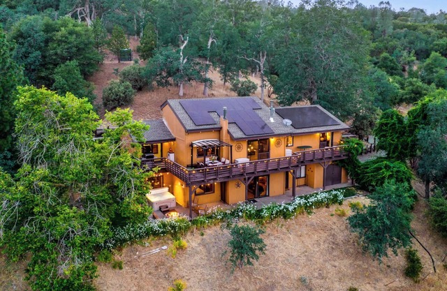 Yosemite 5BR Lodge w/Hot Tub, Game Room & EV