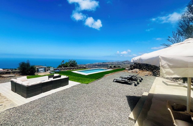 You have arrived in paradise, so relax and enjoy, peace and pool!