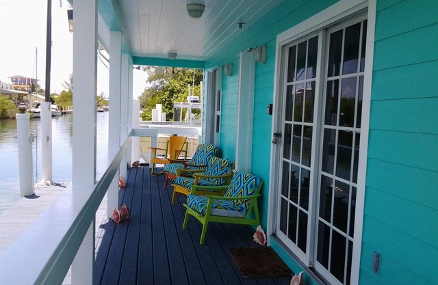 You'll Love this Super Nice 2/2 with FREE Dockage Golf Cart Rentals aval. wifi