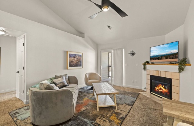 Your Foothills Retreat | Dogs welcome | 30+ days