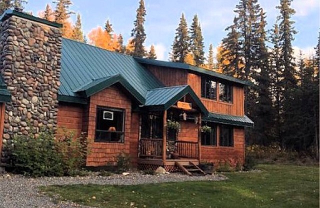Your "Home Away From Home"-Rustic Alaskan Home