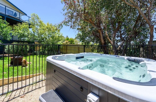 Your Ocean Oasis · Ocean & Country Views, Spa, Pet Friendly Fireplace 10 minutes to Phillip Island