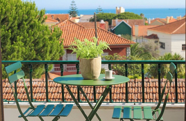 Your Place in Estoril. 4 min Walking to the Beach With Amazing sea View!