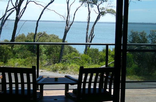 Zara's Lakeside Getaway