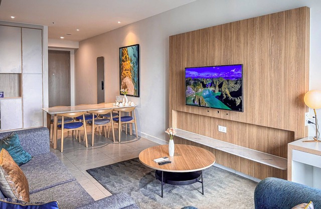 ZENITY luxury 3BR, Free Pool-Gym-BBQ, 10mins from downtown, District 1-HCMC