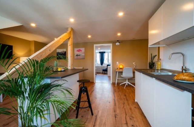 Zentrales 70-qm-dach-apartment für 4 Pers