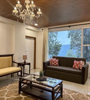 Zephyr 2BHK Lakeview Near Mall Road & Naini Lake