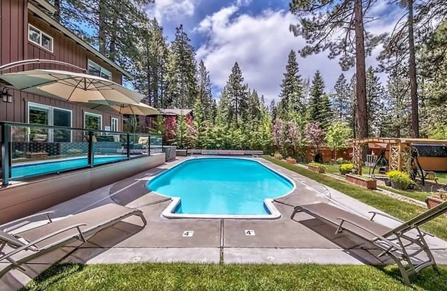 Zephyr Cove Versailles Private Beach & Ski Permitted DSTR1077P NV vacation House