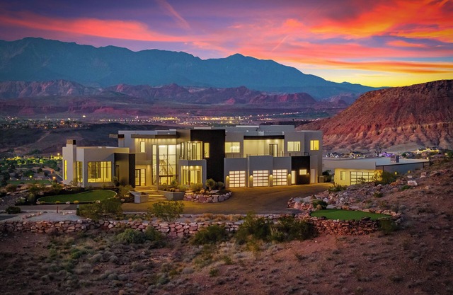 Zion Luxe Retreat/Pool Cinema Pickleball