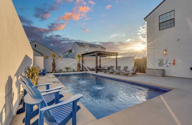 Zion Luxury: PRIVATE POOL/Hot Tub, Pickleball, Ping Pong, Gaming, 5 Bdrms Sleeps 20 Sand Hollow