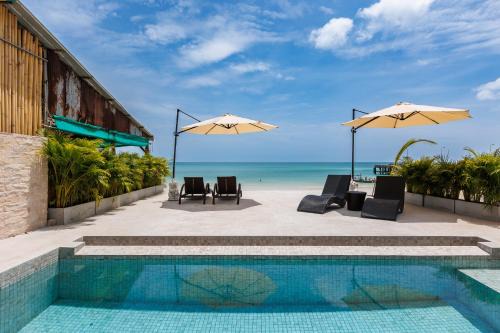 ZiVilla Private Pool Beachfront