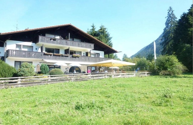 Zugspitze Alm holiday apartment with a dream view