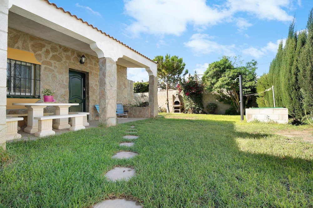Los Franceses-la Vega House | Vacation Home 'Casa Manoli Chiclana' with Private Terrace