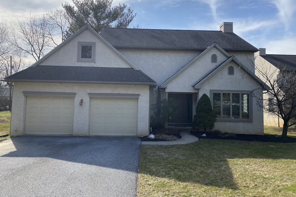 Rohrerstown House | Lancaster County Home Centrally Located