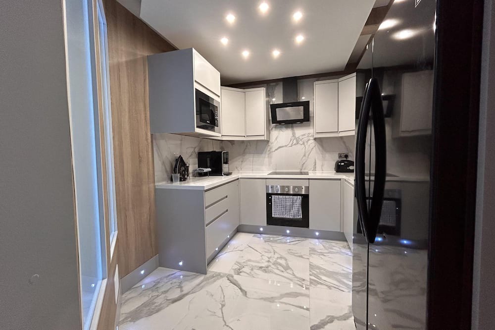 Limerick City Centre Apartment | Get teleported to this magic world in one click !