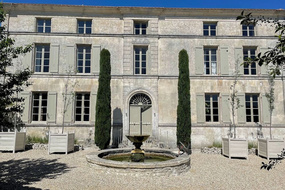 Angeac-Champagne Villa | Maison Galerie - Seven Bedroom Villa, Sleeps 14
