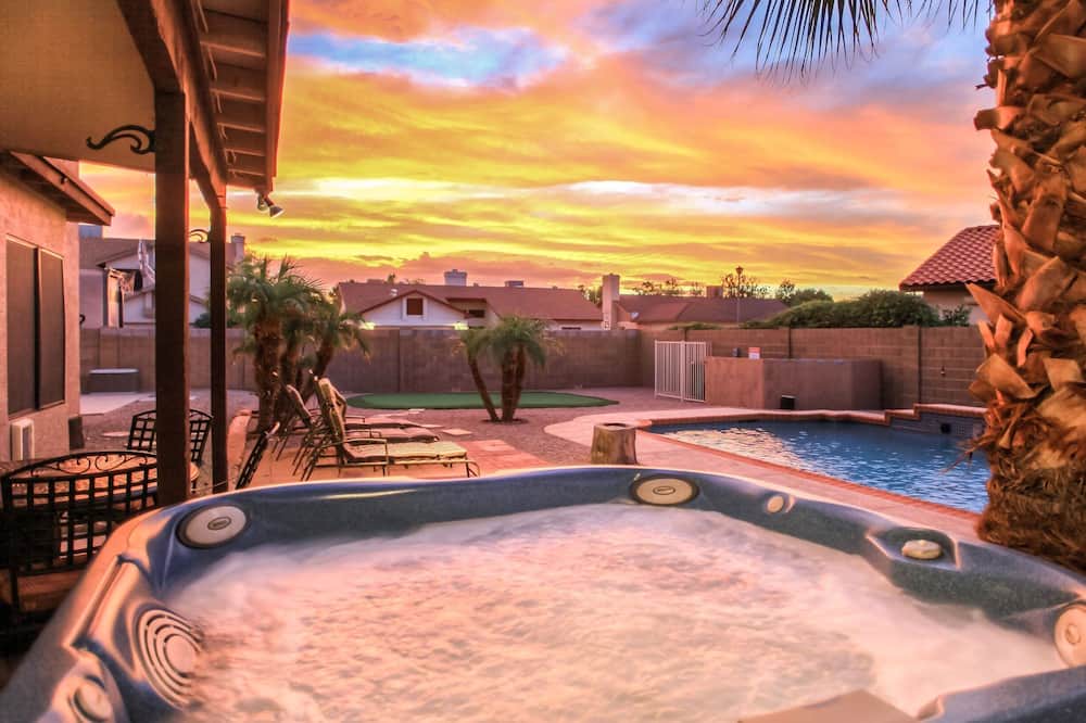 Brandywine Estates House | Backyard Playground! Golf | Sport Court & Hot Tub!