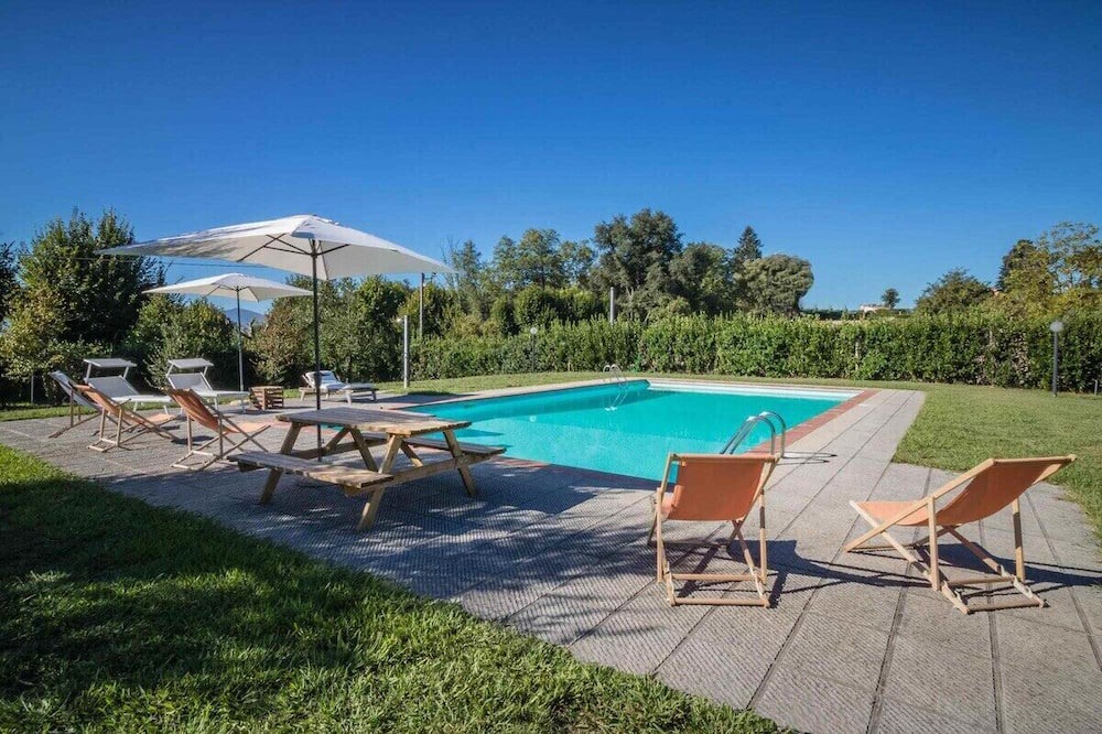 Capannori Villa | VIVI - villa with private pool. Free WiFi. Lucca.