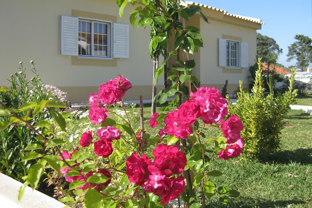 Quinta Do Conde House | Small pine forest Villa Sesimbra