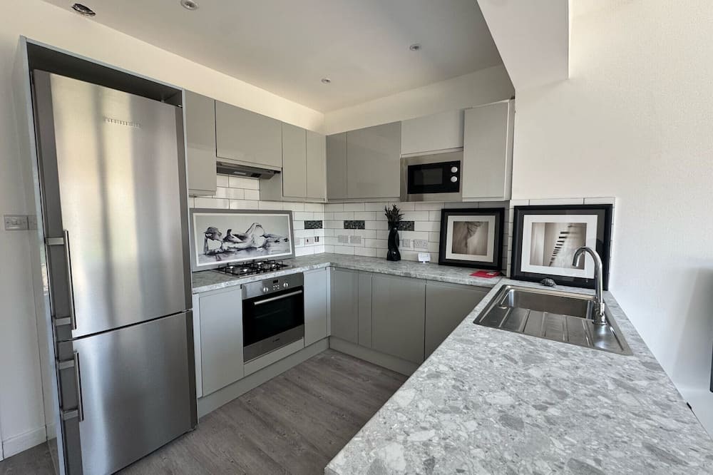 Belvedere Apartment | Three Double Rooms in Spacious Home