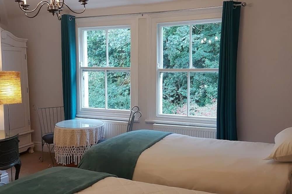 Douglas Promenade House | Kings' House