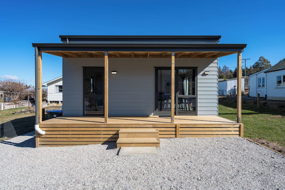 Naseby Cottage | Leven Street Crib - Modern, warm stay in the heart of historic Naseby