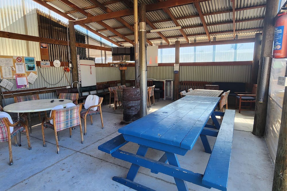 Bemm River Cabin | Cosy Nook Flat 1 - Ideal for families, fishing clubs and other interest groups