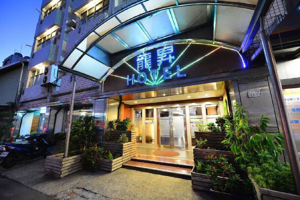 Yongkang House | Longsheng Business and Leisure Hotel