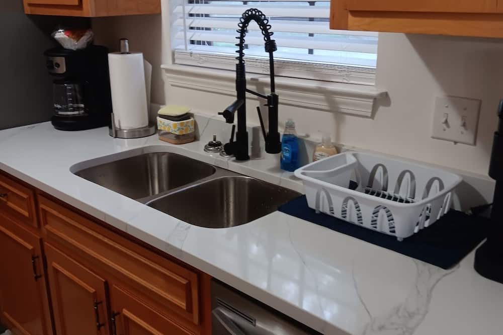 Gulf Hills House | OCEAN SPRINGS - GULF HILLS AREA nEnjoy this home away from home!