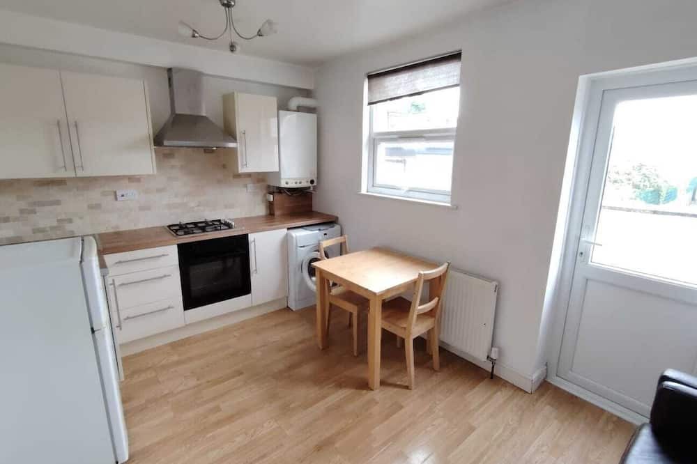 Munster Apartment | Beautiful 1 bed Flat in Fulham near Chelsea Stadium