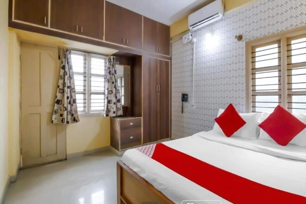 Yelahanka House | Spacious Bedroom hotel with AC and Free Wi-Fi in vibrant Bengaluru