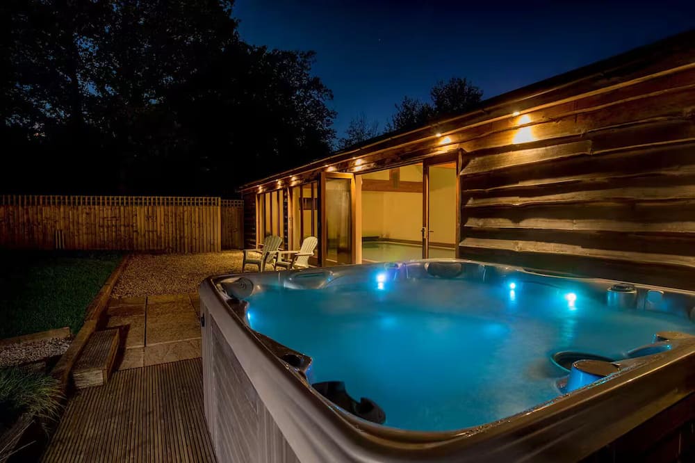 Wellington House | Jurston Lane Barn Family Retreat