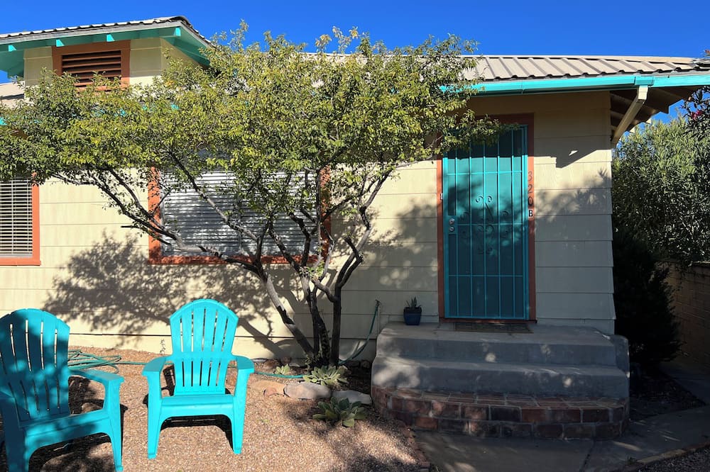Bisbee House | Charming 1-bedroom house in beautiful Bisbee with AC, WiFi, parking, yard