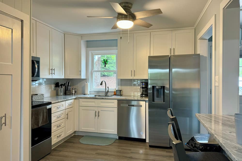 Old Fort House | Completely remodeled 2-bedroom home with fire pit. 3 miles from Old Fort.
