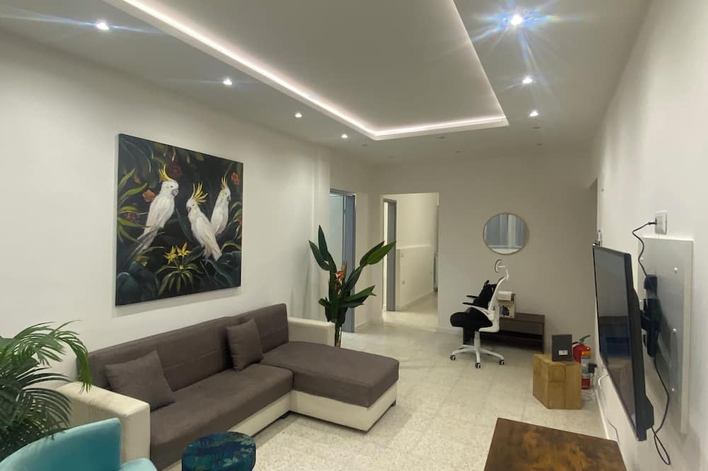 Zona XXIV Fonte Ostiense Apartment | Spazioso Appartamento Lauretino