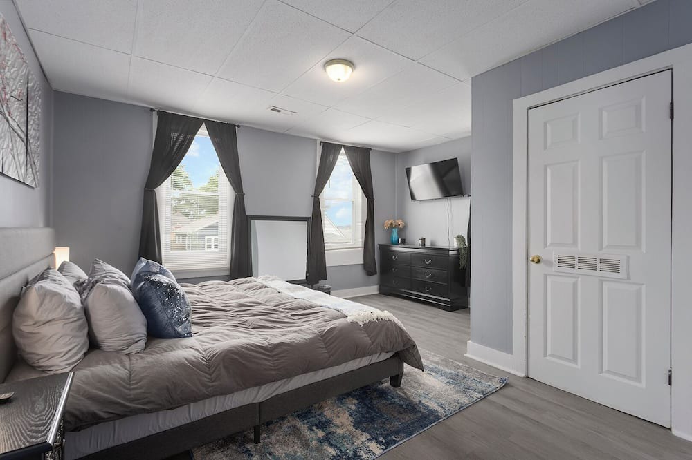 Riverview Apartment | Cozy, 5 min to downtown, TMobile Center, PNL, Crossroads. close to everything!n